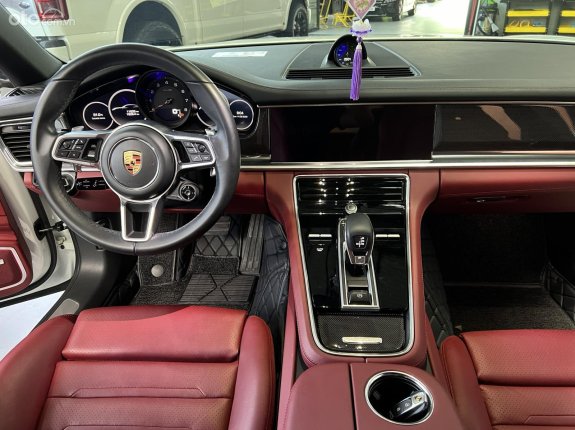 Porsche Panamera 4 Executive 2019 - Xe gia đình sử dụng, ít đi, giá tốt