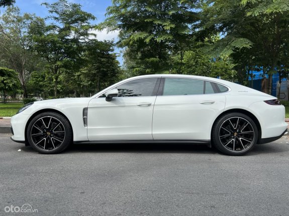 Porsche Panamera 4 Executive 2019 - Xe gia đình sử dụng, ít đi, giá tốt