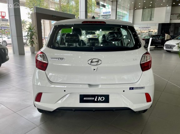 Hyundai Grand i10 Hatchback 1.2 AT 2022 - Giảm 15tr tiền mặt vào giá xe