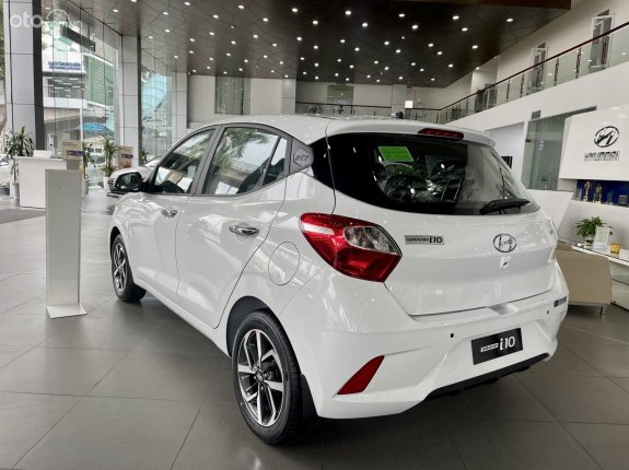 Hyundai Grand i10 Hatchback 1.2 AT 2022 - Giảm 15tr tiền mặt vào giá xe