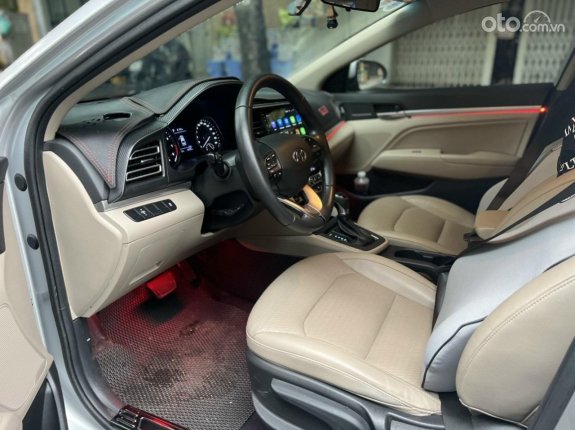 Hyundai Elantra 1.6 AT Đặc biệt 2019 - Đi chuẩn 38 ngàn kilomet