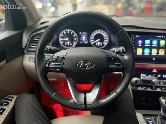 Hyundai Elantra 1.6 AT Đặc biệt 2019 - Đi chuẩn 38 ngàn kilomet
