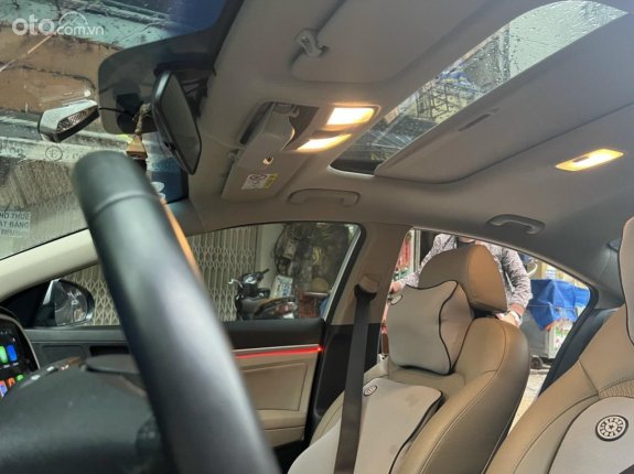 Hyundai Elantra 1.6 AT Đặc biệt 2019 - Đi chuẩn 38 ngàn kilomet