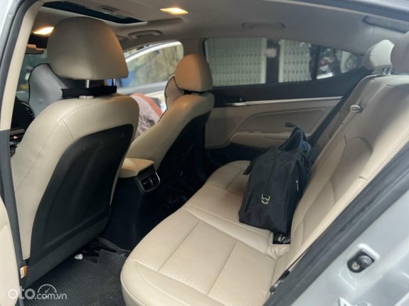 Hyundai Elantra 1.6 AT Đặc biệt 2019 - Đi chuẩn 38 ngàn kilomet