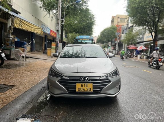 Hyundai Elantra GLS 1.6 AT 2019 - Đi chuẩn 38 ngàn kilomet