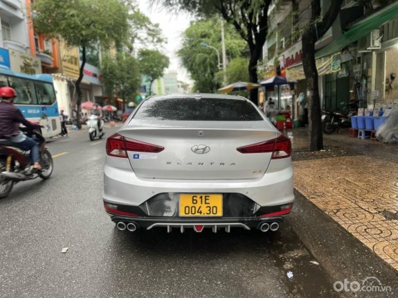 Hyundai Elantra 1.6 AT Đặc biệt 2019 - Đi chuẩn 38 ngàn kilomet