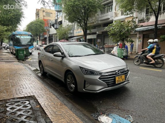 Hyundai Elantra 1.6 AT Đặc biệt 2019 - Đi chuẩn 38 ngàn kilomet