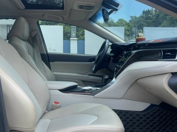 Toyota Camry 2.5Q 2020 - Bản cao cấp nhất nhập Thái Lan, đi chuẩn 2 vạn km xịn