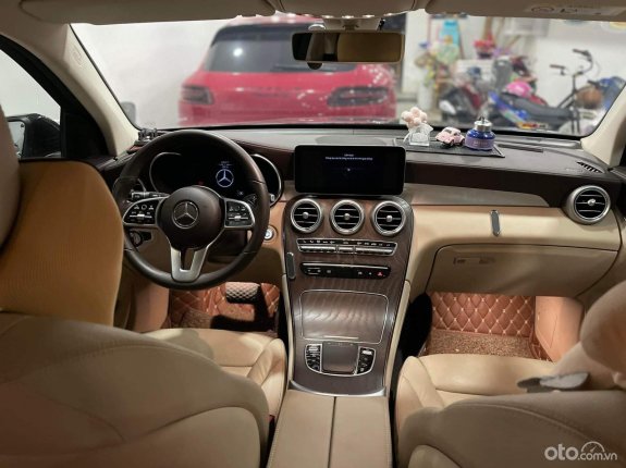 Mercedes-Benz GLC 200 4Matic 2020 - Xe còn như mới, full option, cam kết chất lượng, giá tốt chốt trong ngày
