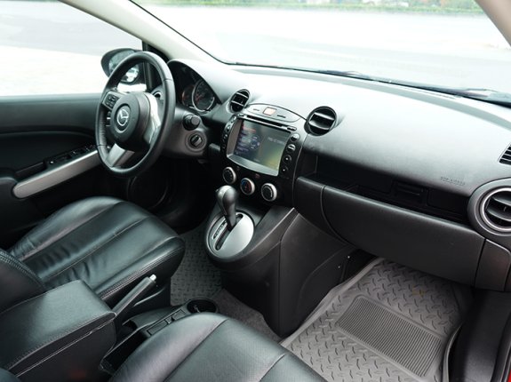 Mazda 2 2015 - Màu đỏ, giá 358tr