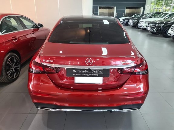 Mercedes-Benz E300 AMG V1 2022 - Màu đỏ, siêu lướt chính hãng