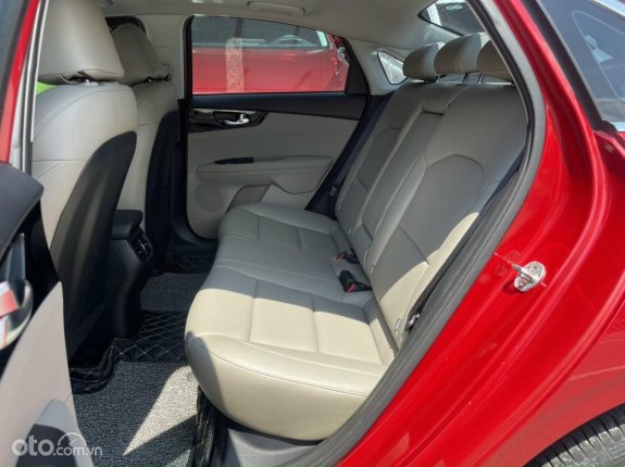 Kia Cerato 1.6 AT Luxury 2020 - Đi chuẩn 2 vạn kilomet