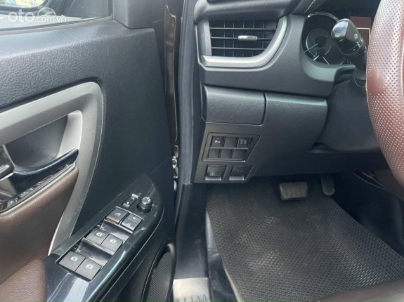 Toyota Fortuner 2.7 V 4X2 AT 2017 - Máy xăng 2WD nhập khẩu Indonesia một chủ