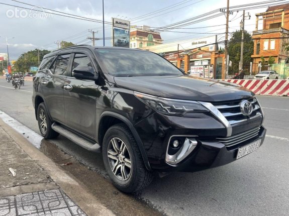Toyota Fortuner 2.7 V 4X2 AT 2017 - Máy xăng 2WD nhập khẩu Indonesia một chủ
