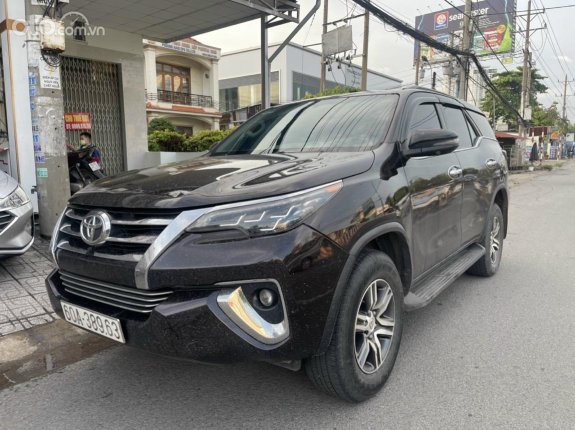 Toyota Fortuner 2.7 V 4X2 AT 2017 - Máy xăng 2WD nhập khẩu Indonesia một chủ