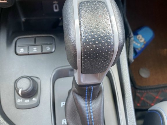 Ford Ranger Raptor 2019 - Máy dầu I-4 2.0L BiTurbo 2 cầu nhập khẩu Thái Lan