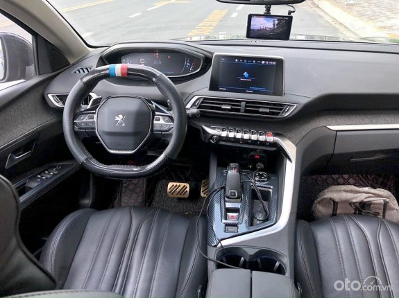 Peugeot 3008 Allure 2019 - động cơ 1.6L Turbo đi 4 vạn kilomet