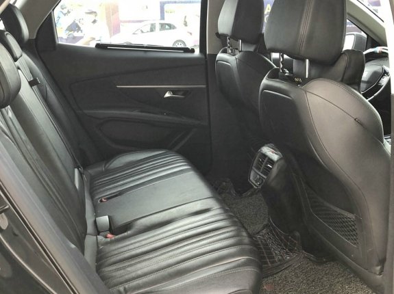 Peugeot 3008 Allure 2019 - động cơ 1.6L Turbo đi 4 vạn kilomet