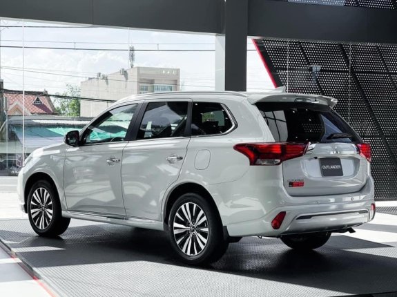 Mitsubishi Outlander 2.0 CVT Premium 2022 - Giao xe sớm - Kèm nhiều ưu đãi hấp dẫn
