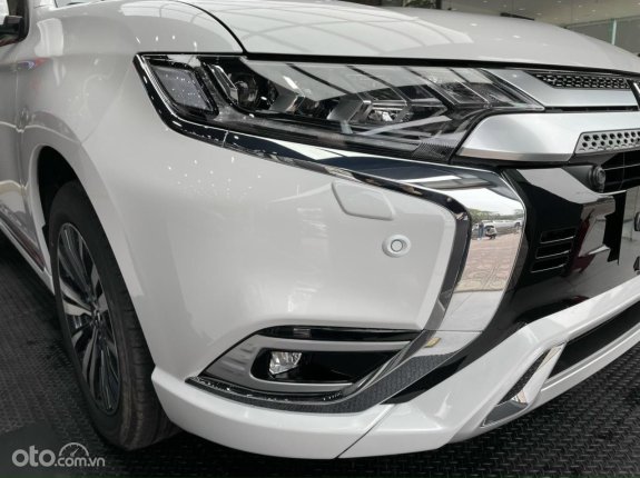 Mitsubishi Outlander 2.0 CVT 2024 - Ưu đãi tốt, tặng gói phụ kiện, giá tốt giao ngay