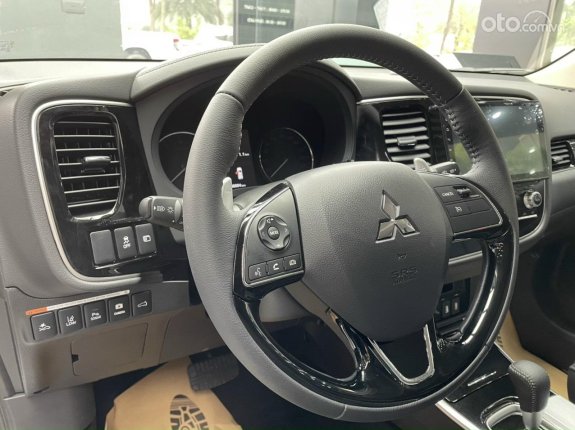 Mitsubishi Outlander 2.0 CVT 2024 - Ưu đãi tốt, tặng gói phụ kiện, giá tốt giao ngay