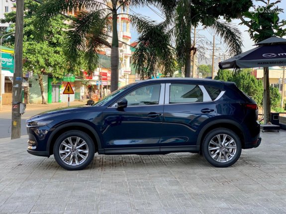 Mazda CX-5 2.0 Deluxe 2022 - Sẵn xe giao luôn - Giá giảm sâu - Hỗ trợ mọi thủ tục