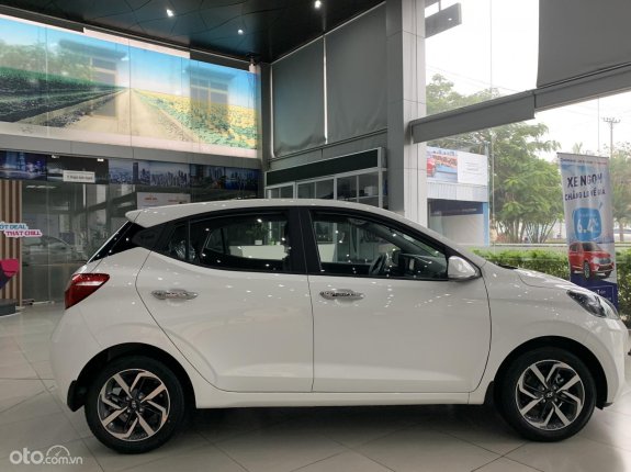 Hyundai Grand i10 Hatchback 1.2 AT 2023 - Sẵn màu và phiên bản, nhiều quà