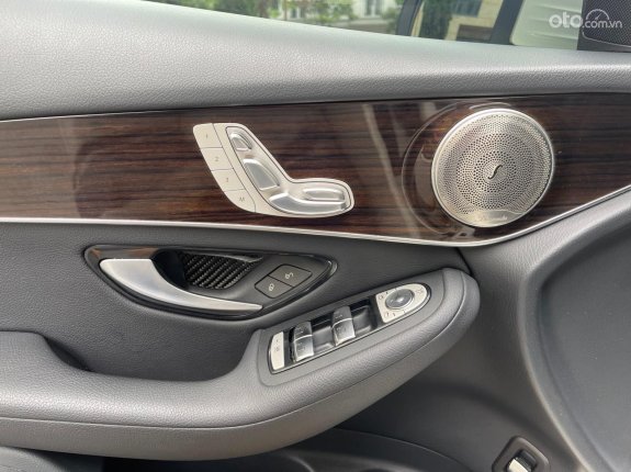 Mercedes-Benz GLC 200 4Matic 2019 - Đăng ký 2019 còn mới giá tốt 1 tỷ 650tr