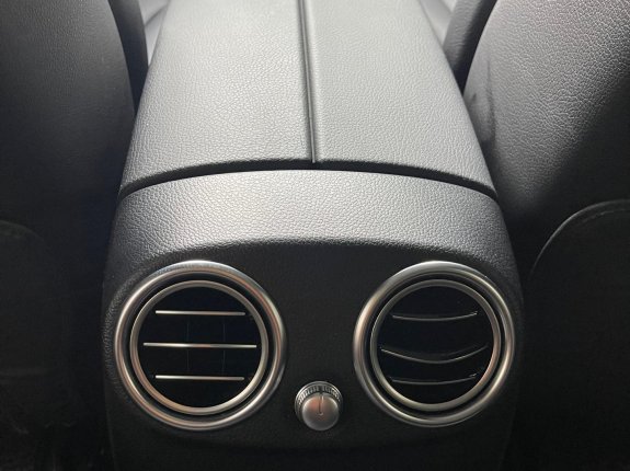 Mercedes-Benz GLC 200 4Matic 2019 - Đăng ký 2019 còn mới giá tốt 1 tỷ 650tr