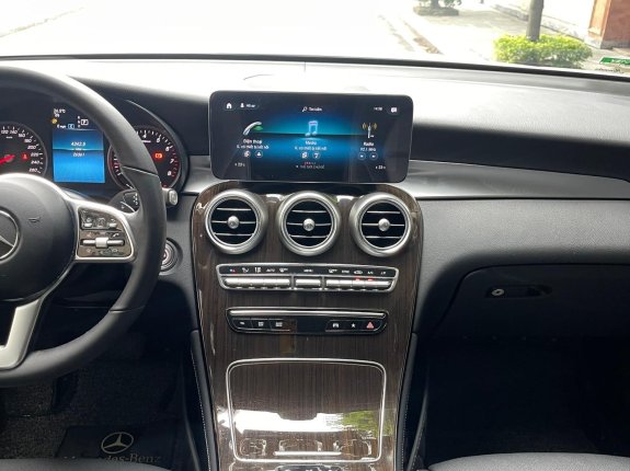 Mercedes-Benz GLC 200 4Matic 2019 - Đăng ký 2019 còn mới giá tốt 1 tỷ 650tr
