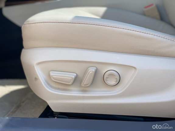 Toyota Camry 2.5Q 2019 - Siêu lướt 2v5 km