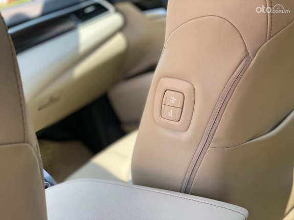 Toyota Camry 2.5Q 2019 - Siêu lướt 2v5 km