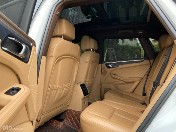 Porsche Macan tiêu chuẩn 2016 - Model 2017