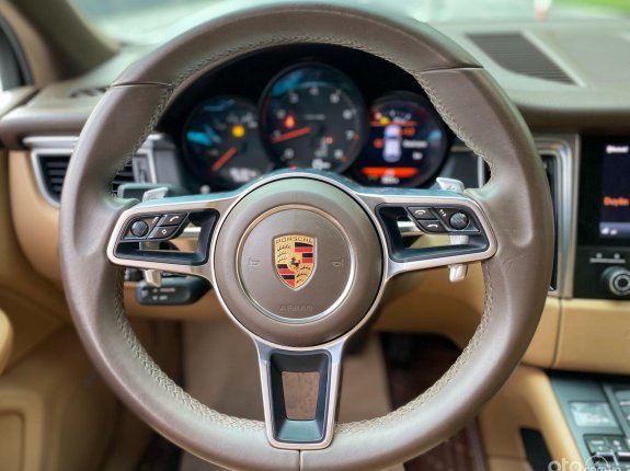 Porsche Macan tiêu chuẩn 2016 - Model 2017