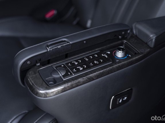 Toyota Alphard Executive Lounge 2019 - Màu đen, xe nhập