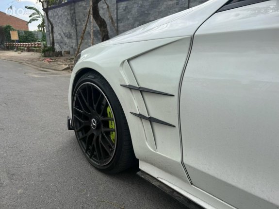 Mercedes-Benz C300 AMG 2019 - Nội thất nâu, option hơn 200tr