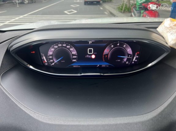 Peugeot 5008 Allure 2021 - Một chủ mua mới đi chuẩn 1 vạn kilomet