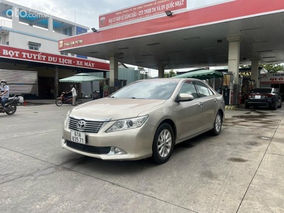 Toyota Camry 2.0E 2014 - Đi chuẩn 68 ngàn cây option full kịch