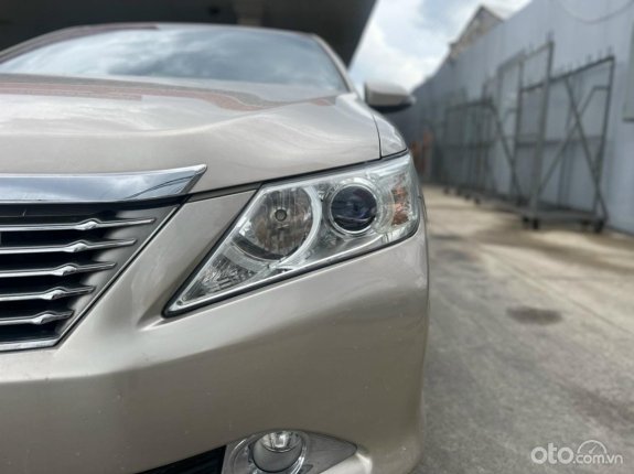 Toyota Camry 2.0E 2014 - Đi chuẩn 68 ngàn cây option full kịch