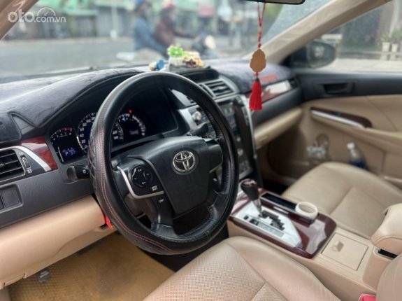 Toyota Camry 2.0E 2014 - Đi chuẩn 68 ngàn cây option full kịch