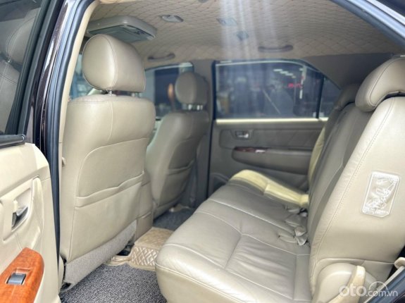 Toyota Fortuner 2.7 V 4X4 AT 2010 - Đi chuẩn 13 vạn kilomet xịn