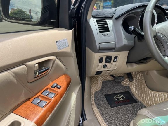 Toyota Fortuner 2.7 V 4X4 AT 2010 - Đi chuẩn 13 vạn kilomet xịn