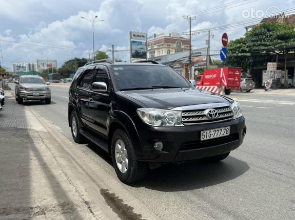 Toyota Fortuner 2.7 V 4X4 AT 2010 - Đi chuẩn 13 vạn kilomet xịn