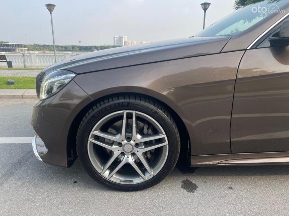 Mercedes-Benz E250 AMG 2014 - Cần bán gấp xe chính chủ giá 950tr
