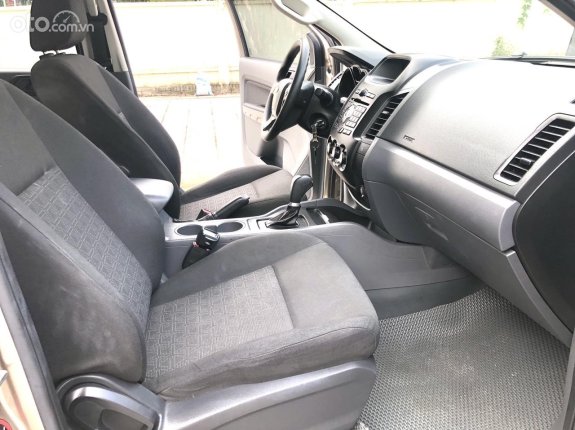 Ford Ranger XLS 2.2 4x2 AT 2017 - Số tự động, một cầu