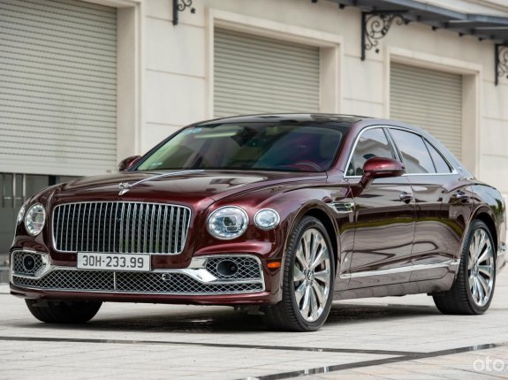 Bentley Flying Spur V8 2021 - Xe màu đỏ