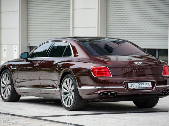 Bentley Flying Spur V8 2021 - Xe màu đỏ