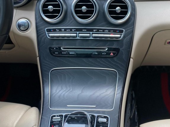 Mercedes-Benz GLC 300 4Matic 2016 - Xe rất mới