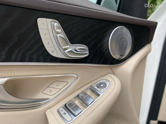 Mercedes-Benz GLC 300 4Matic 2016 - Xe rất mới