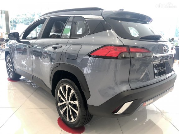 Toyota Corolla Cross 1.8 V  2023 - Hỗ trợ 1 phần phí trước bạ xe, đủ màu, giao ngay, 270tr nhận xe